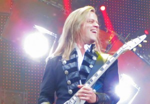 TSO-2012-015_angus-smiles